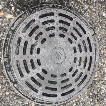 井蓋為什么是圓的，為什么不能踩下去（會爆炸）