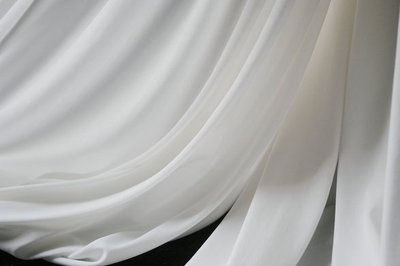 冰絲面料是什么材質,是沒有彈性的化學纖維